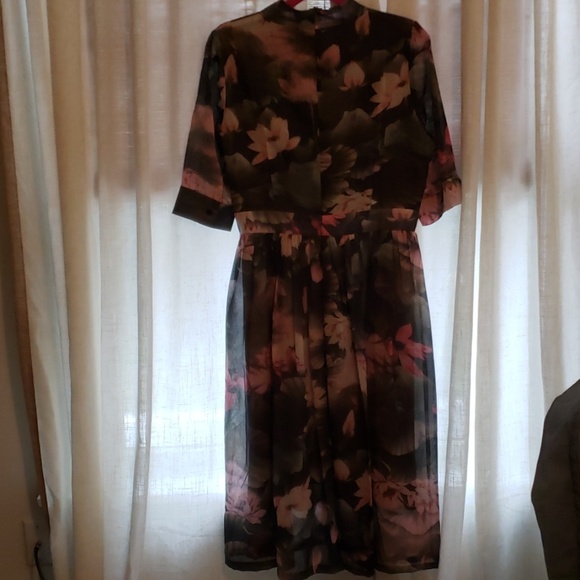 Dress - Picture 3 of 3